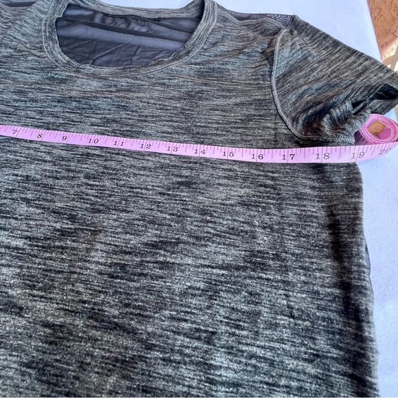 Lululemon Women’s Top Size 8 Gray/Black Mesh Back - Picture 5 of 10